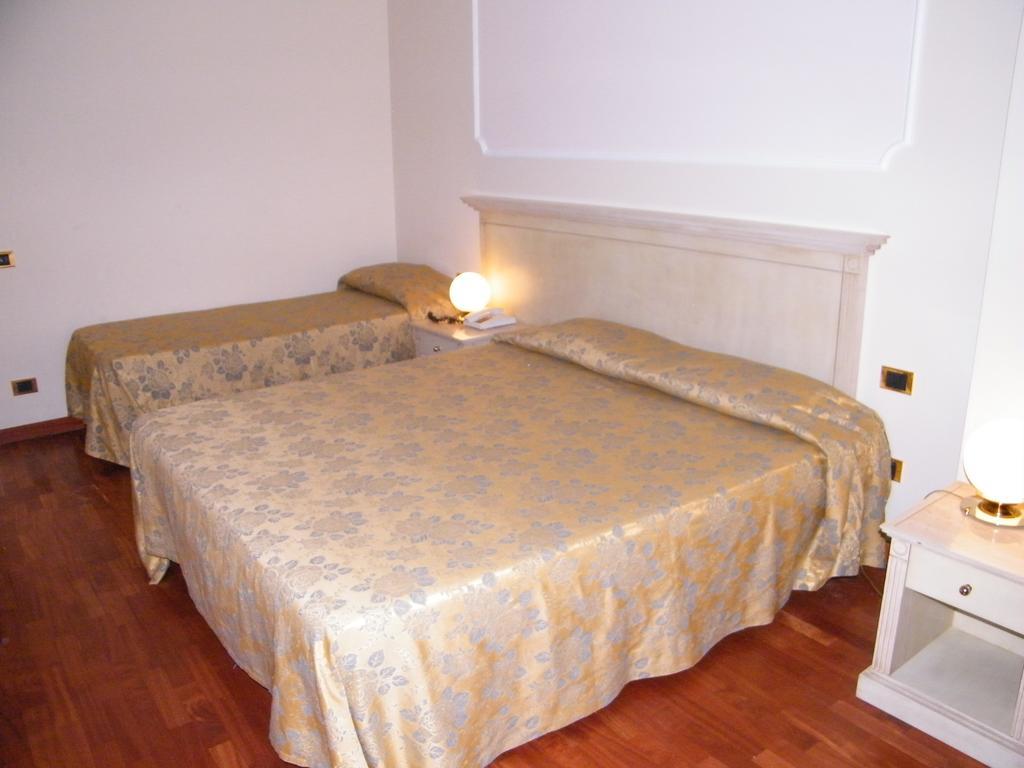 Triple Room,130559078:JPEG